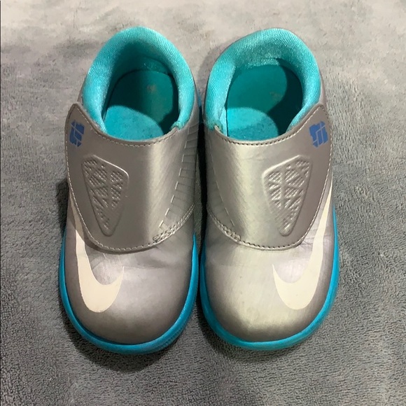 girls kd sneakers